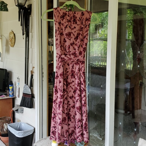 Dress - Picture 3 of 7